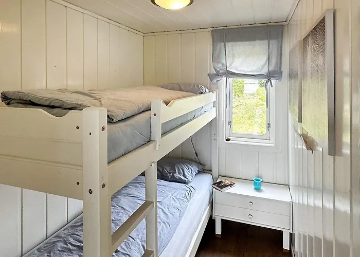 9 Person In Korshamn-by Traum *