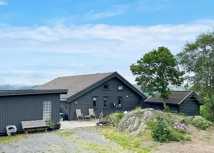 9 Person In Korshamn-by Traum *